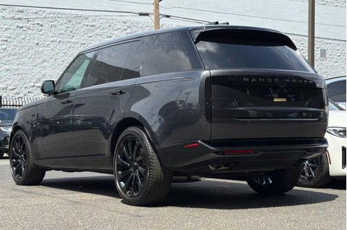 Carpathian Grey Premium Metallic 2024 Land Rover Range Rover P530 Autobiography