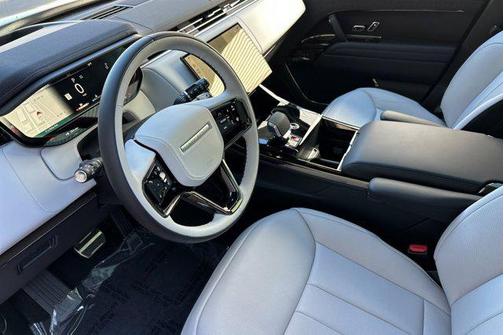 2026 Land Rover Range Rover Sport SE