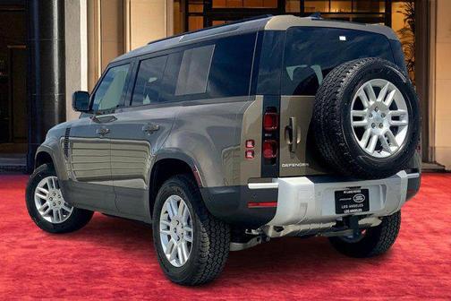 2025 Land Rover Defender 110 P300