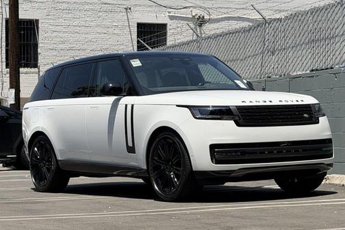 Fuji White 2026 Land Rover Range Rover P530 SE 7 Seat