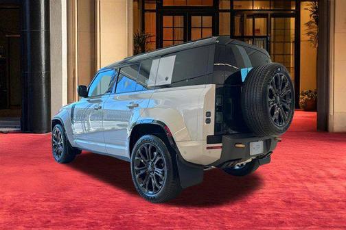 2026 Land Rover Defender P635 OCTA