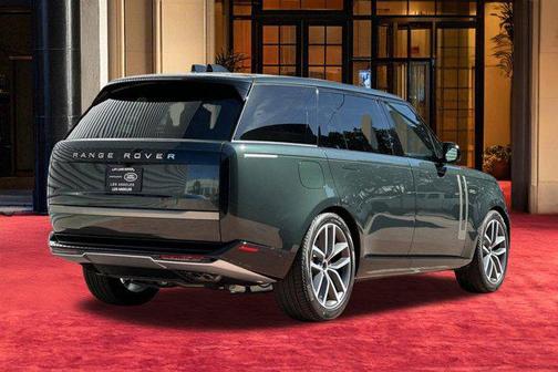 Belgravia Green Metallic 2026 Land Rover Range Rover P530 SE 7 Seat