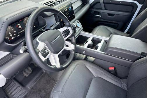 2025 Land Rover Defender 110 P300