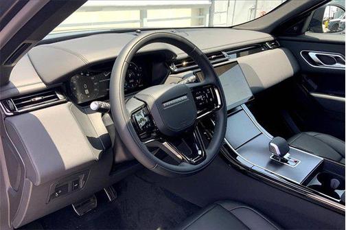 2026 Land Rover Range Rover Velar P250 SE R-Dynamic
