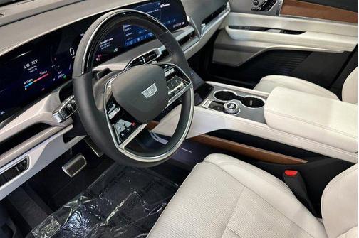 2026 Cadillac VISTIQ Luxury