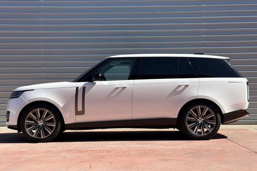 White 2023 Land Rover Range Rover P400 SE