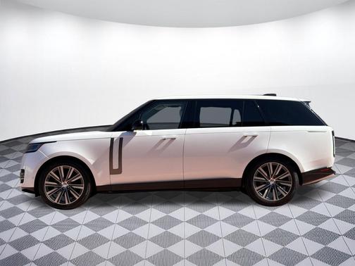 White 2023 Land Rover Range Rover P400 SE