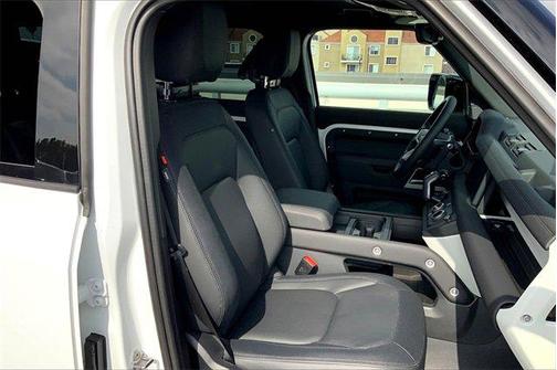 2024 Land Rover Defender 110 P400 X-Dynamic SE