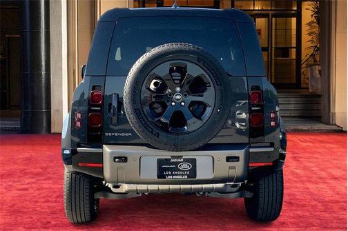 2025 Land Rover Defender 90 P400 X-Dynamic SE