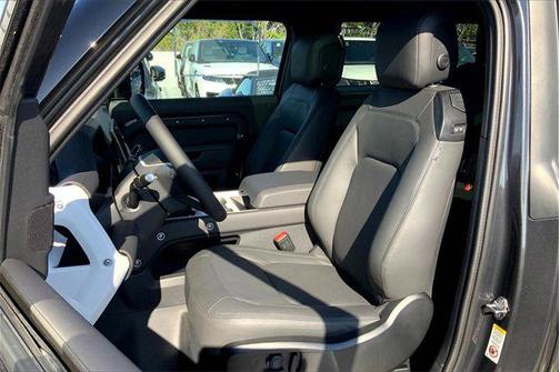 2025 Land Rover Defender 90 P400 X-Dynamic SE