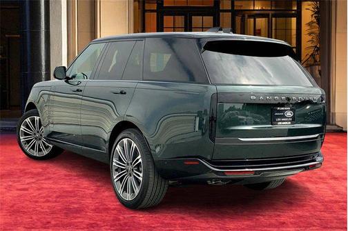 2025 Land Rover Range Rover P530 SE