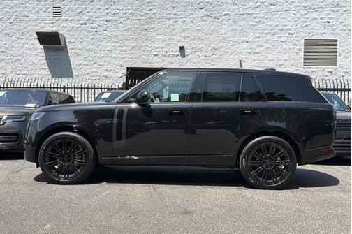 Santorini Black 2026 Land Rover Range Rover P400 SE