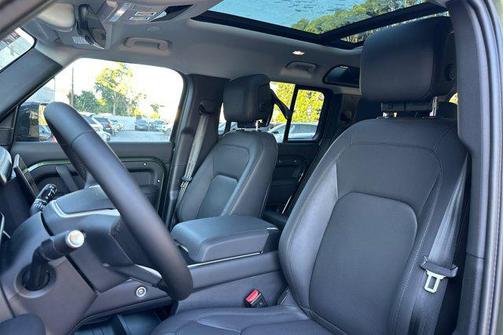 2026 Land Rover Defender P400 X-Dynamic SE