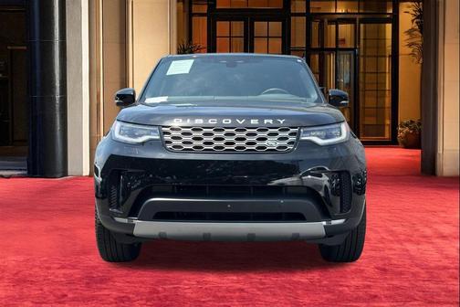 Santorini Black Metallic 2025 Land Rover Discovery P300 S