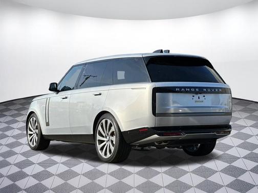 Hakuba Silver 2025 Land Rover Range Rover P530 SE 7 Seat