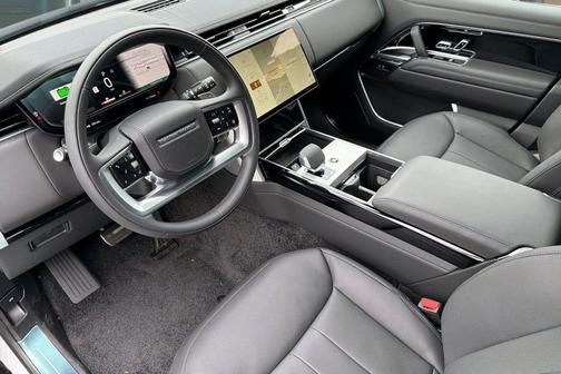Fuji White 2026 Land Rover Range Rover P400 SE 7 Seat