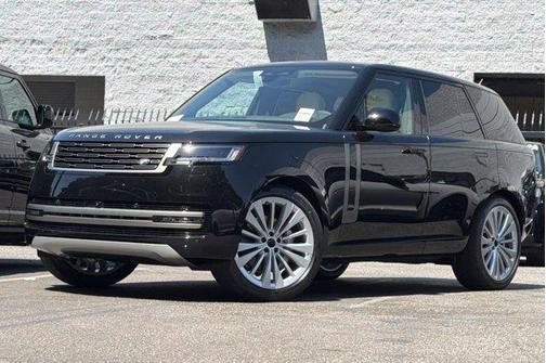 Santorini Black 2026 Land Rover Range Rover P400 SE