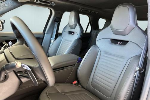 Santorini Black Metallic 2027 Land Rover Range Rover Sport SV Carbon