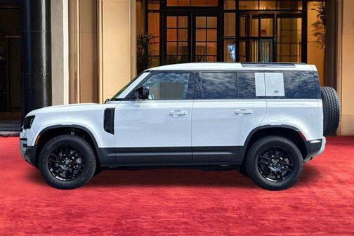 Fuji White 2024 Land Rover Defender 110 P400 S
