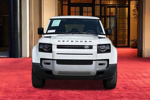 Fuji White 2024 Land Rover Defender 110 P400 S