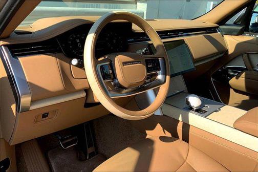 2025 Land Rover Range Rover P615 SV