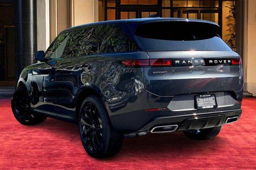 2025 Land Rover Range Rover Sport SE