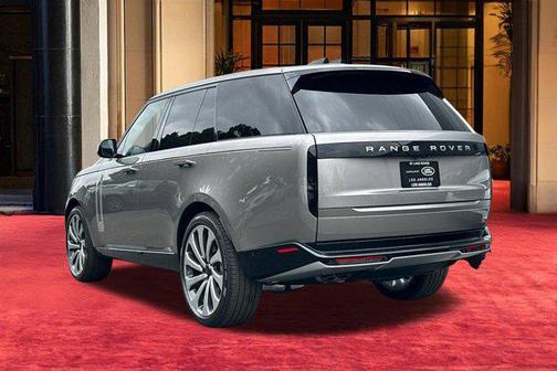 Flux Silver in Gloss finish 2026 Land Rover Range Rover P530 SE