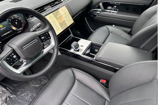 Flux Silver in Gloss finish 2026 Land Rover Range Rover P530 SE