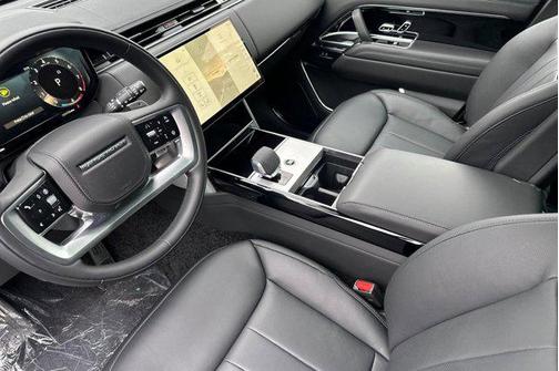 Flux Silver in Gloss finish 2026 Land Rover Range Rover P530 SE