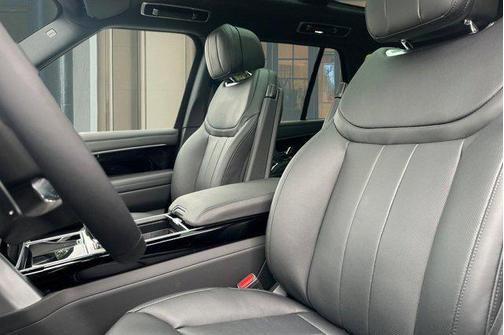 Flux Silver in Gloss finish 2026 Land Rover Range Rover P530 SE