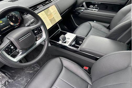 Flux Silver in Gloss finish 2026 Land Rover Range Rover P530 SE