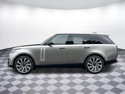 Flux Silver in Gloss finish 2026 Land Rover Range Rover P530 SE