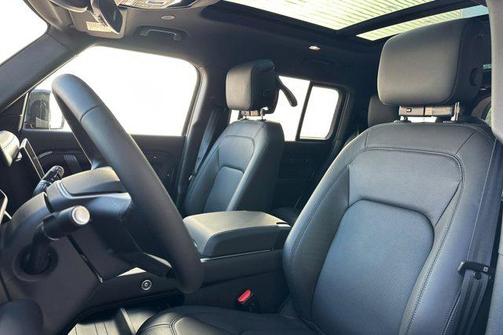 2026 Land Rover Defender P400 X-Dynamic SE