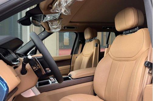 Fuji White 2026 Land Rover Range Rover P400 SE