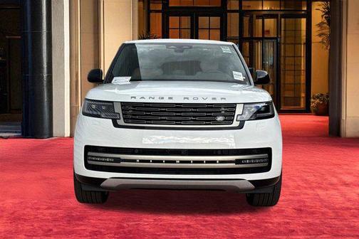 Fuji White 2026 Land Rover Range Rover P400 SE