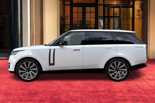 Fuji White 2026 Land Rover Range Rover P400 SE