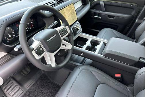 2026 Land Rover Defender P400 X-Dynamic SE