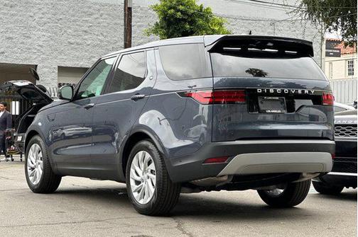 2024 Land Rover Discovery P300 S