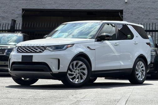 Fuji White 2025 Land Rover Discovery P300 S