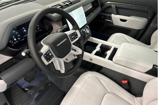 2026 Land Rover Defender P400 X-Dynamic SE