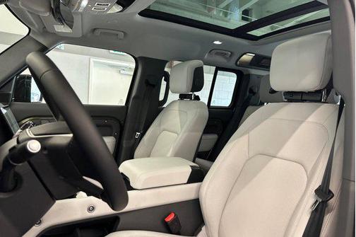 2026 Land Rover Defender P400 X-Dynamic SE