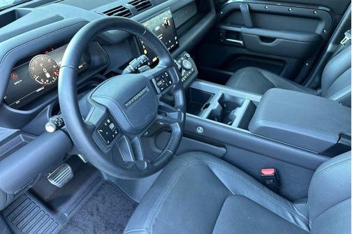 2025 Land Rover Defender 110 V8