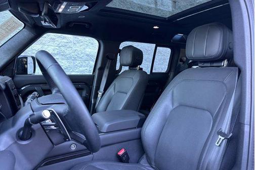 2025 Land Rover Defender 110 V8