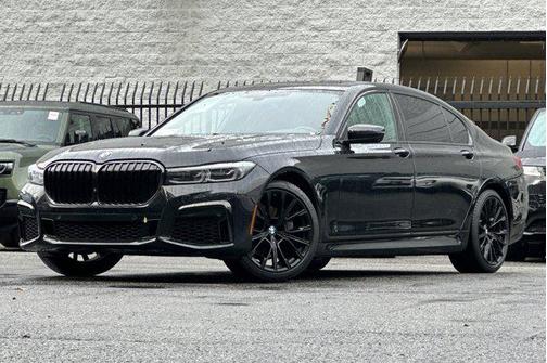 2022 BMW 740 i