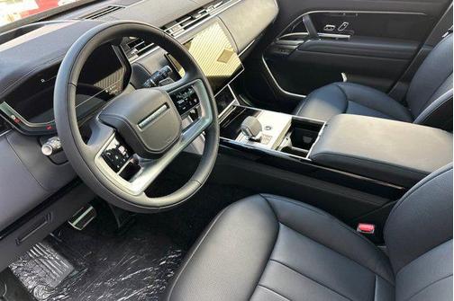 2026 Land Rover Range Rover P530 SE