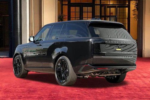 2026 Land Rover Range Rover P530 SE
