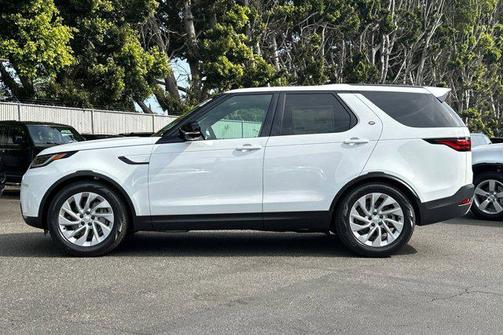 Fuji White 2026 Land Rover Discovery S