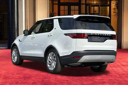 Fuji White 2026 Land Rover Discovery S