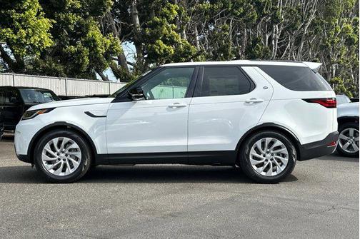 Fuji White 2026 Land Rover Discovery S