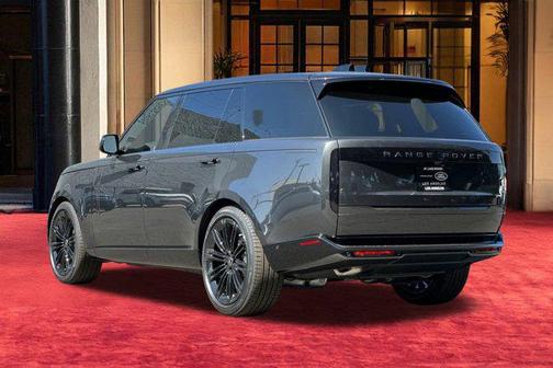 2025 Land Rover Range Rover P400 SE 7 Seat